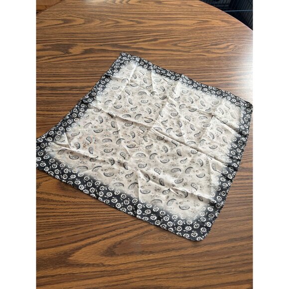 Collection of six lightweight infinity blanket square rectangle scarves - Picture 4 of 6